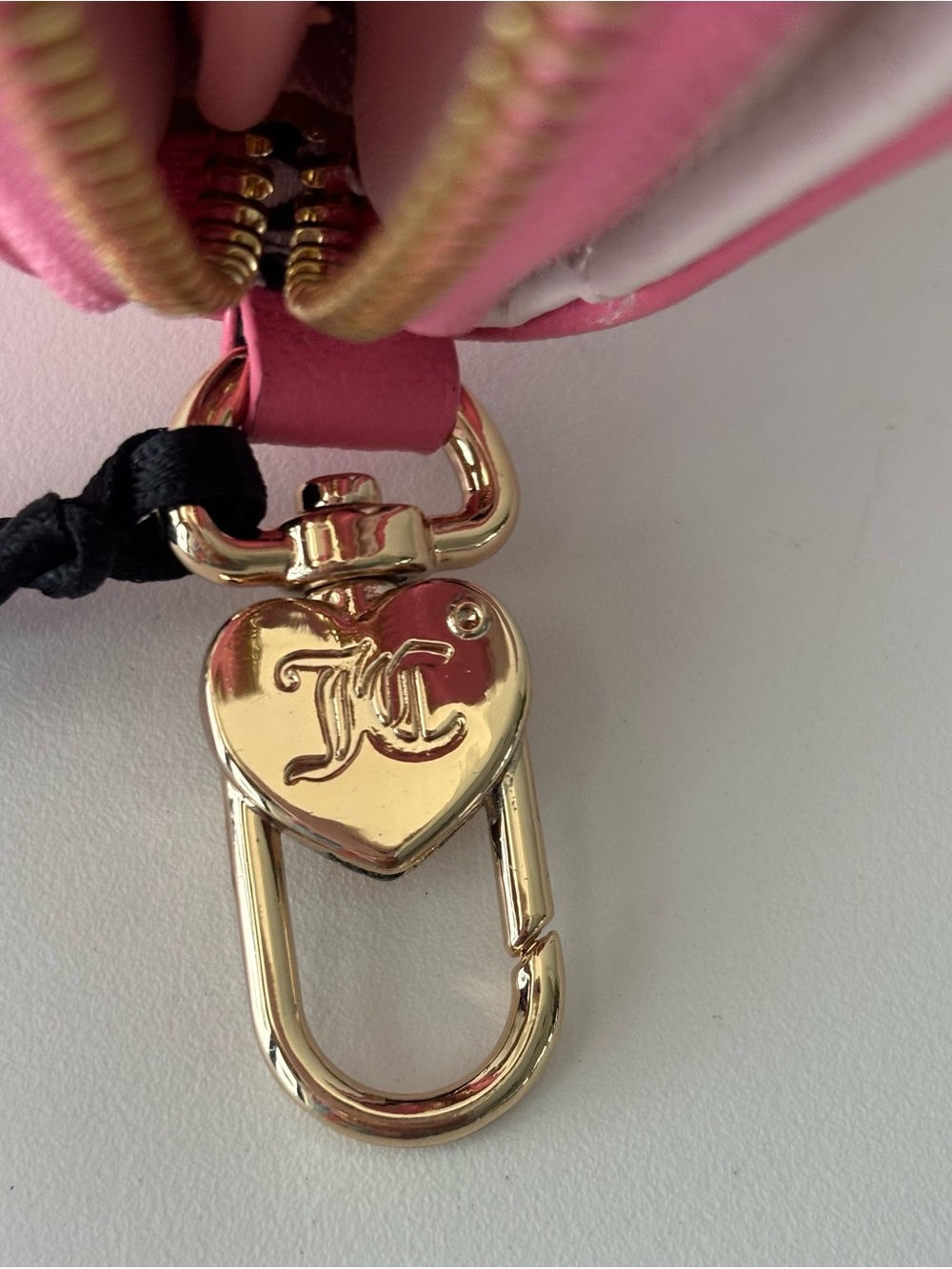 JUICY COUTURE Pink Lemonade Take The Lead Mirror Inside Half Moon CC Case. NWT - Picture 7 of 7